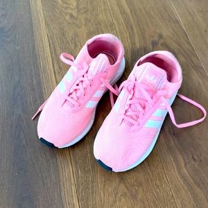 adidas Originals Kid's Swift Essential Running Shoe